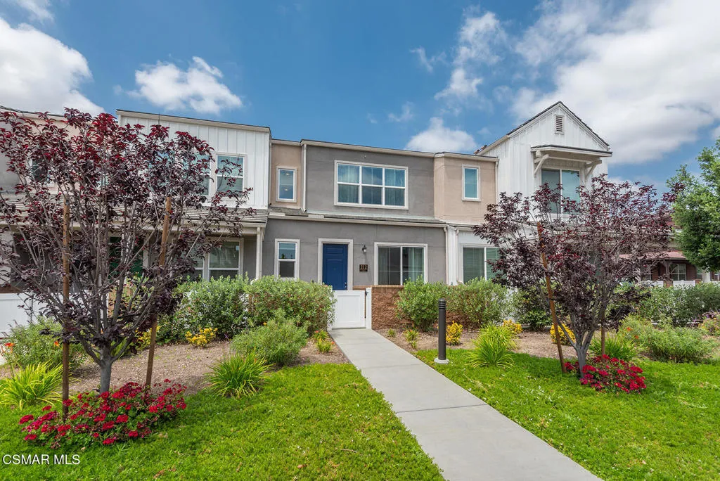 Simi Valley, California 93065, United States, 3 Bedrooms Bedrooms, ,3 BathroomsBathrooms,Residential,Active,146275