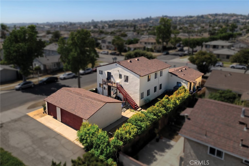 498 W Riggin Street