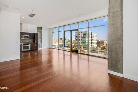 Photo of 1100 S Hope Street #1709, Los Angeles, CA 90015 (MLS # P1-26649)