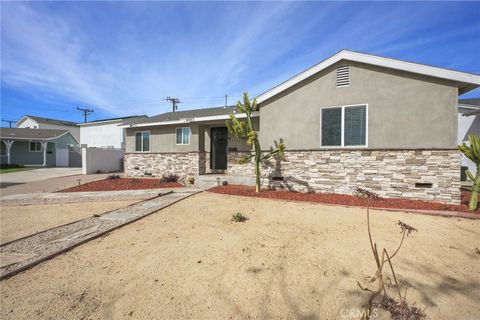 Photo of 6003 Droxford St, Lakewood, CA 90713 (MLS # PW26040315)