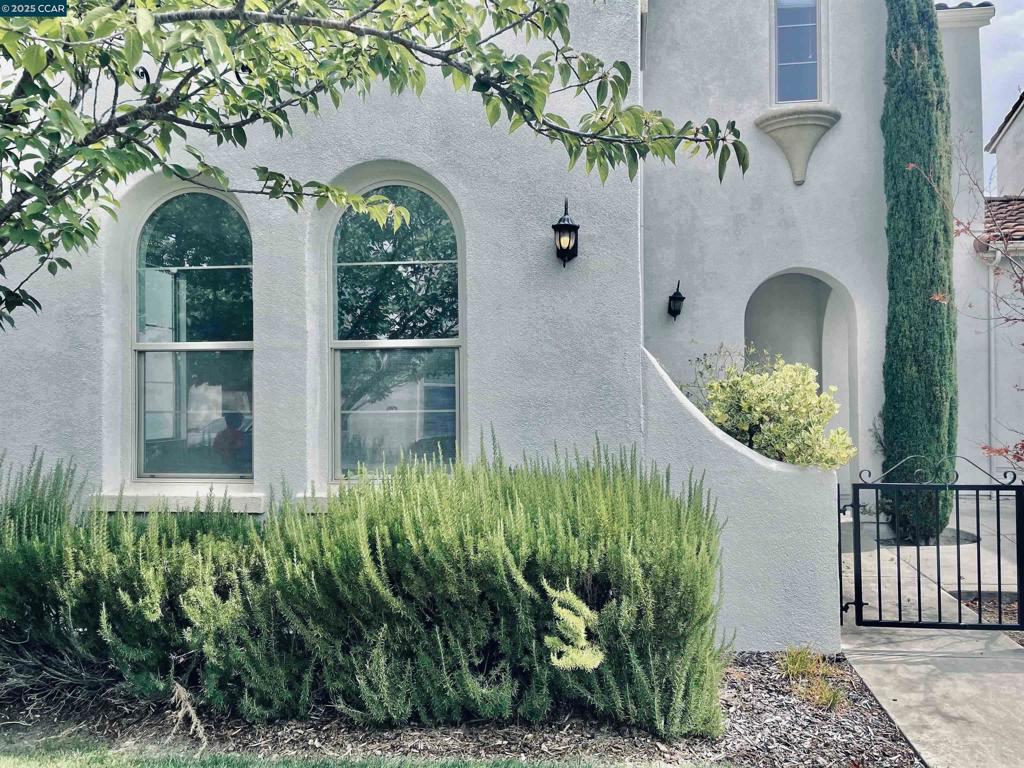 GALE RANCH - Residential Lease