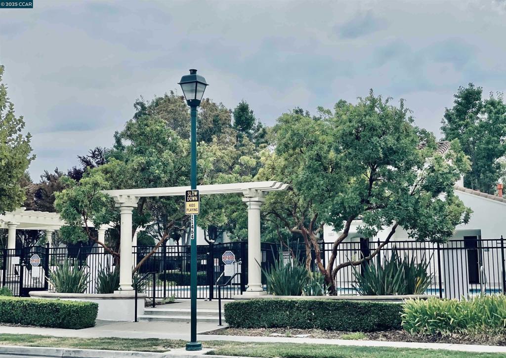 GALE RANCH - Residential Lease