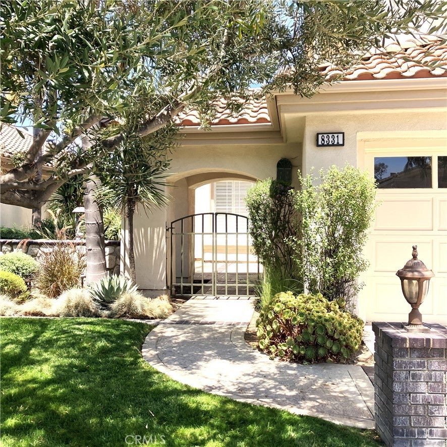 8331 E Hillsdale