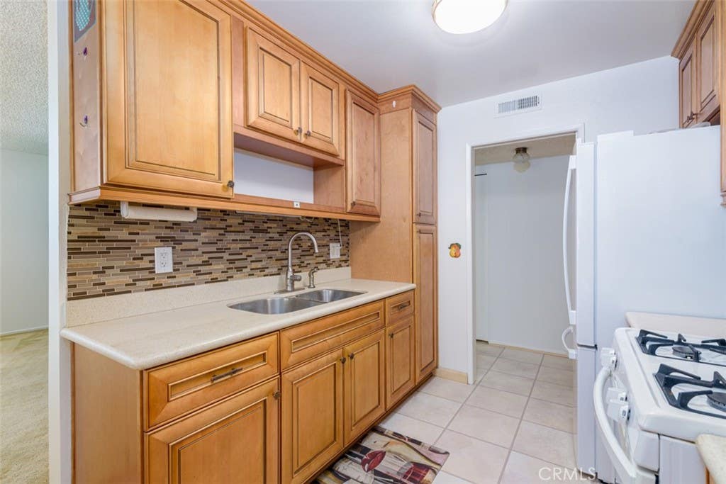Photo of 11813 Runnymede Street #28, North Hollywood, CA 91605 (MLS # SR26173439)