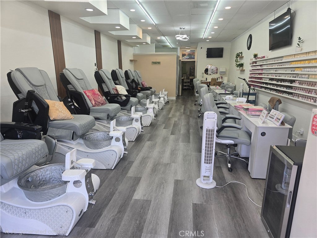 2497 Foothill Blvd #B