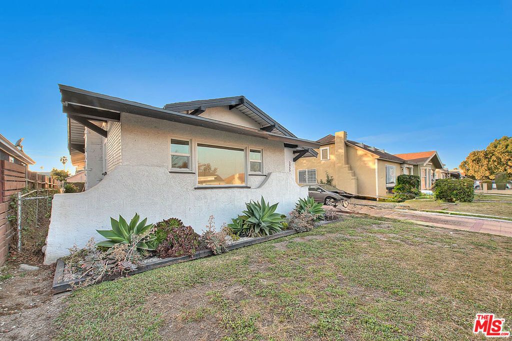 Photo of 5455 5th Avenue, Los Angeles, CA 90043 (MLS # 24469063)