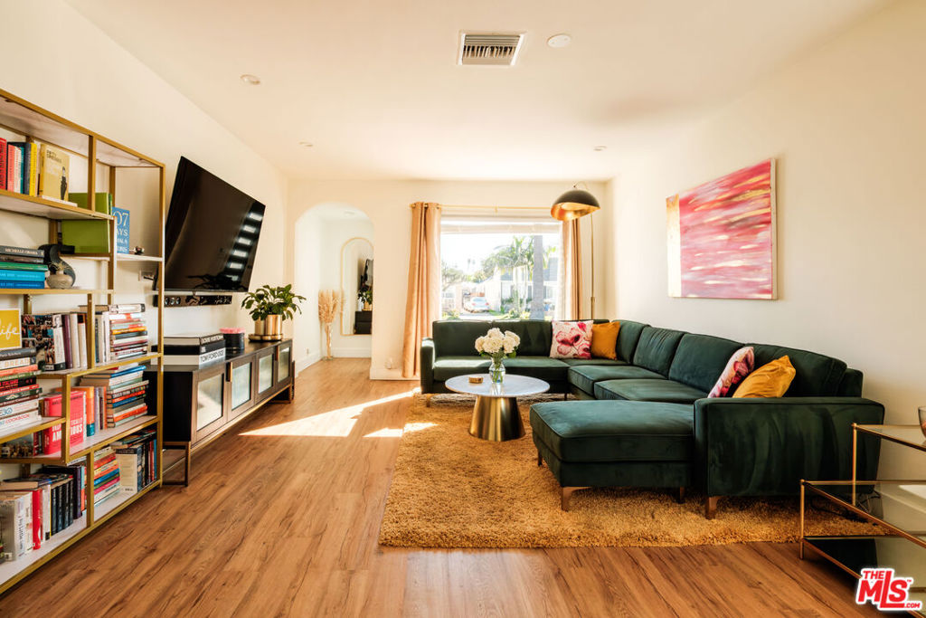 2331 S Cloverdale Avenue