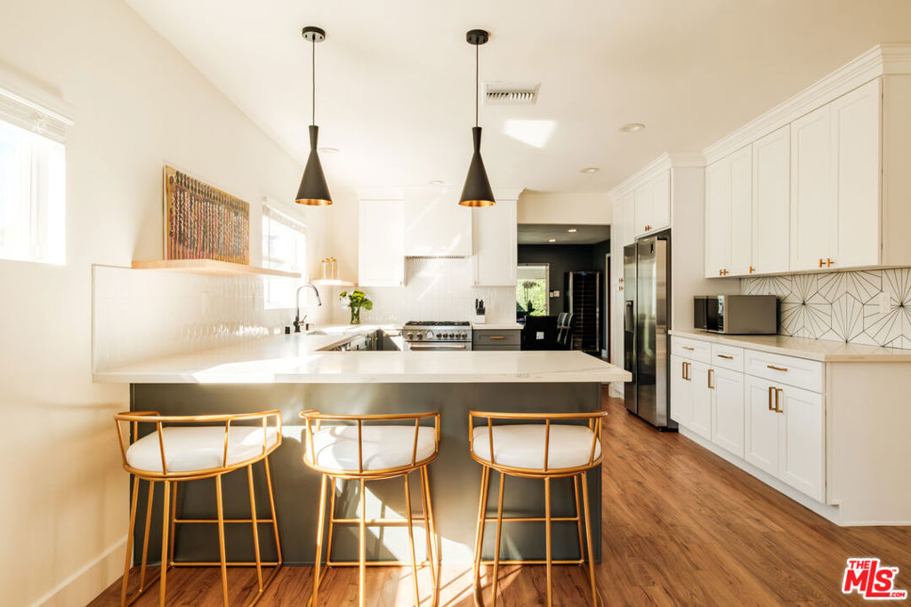 2331 S Cloverdale Avenue