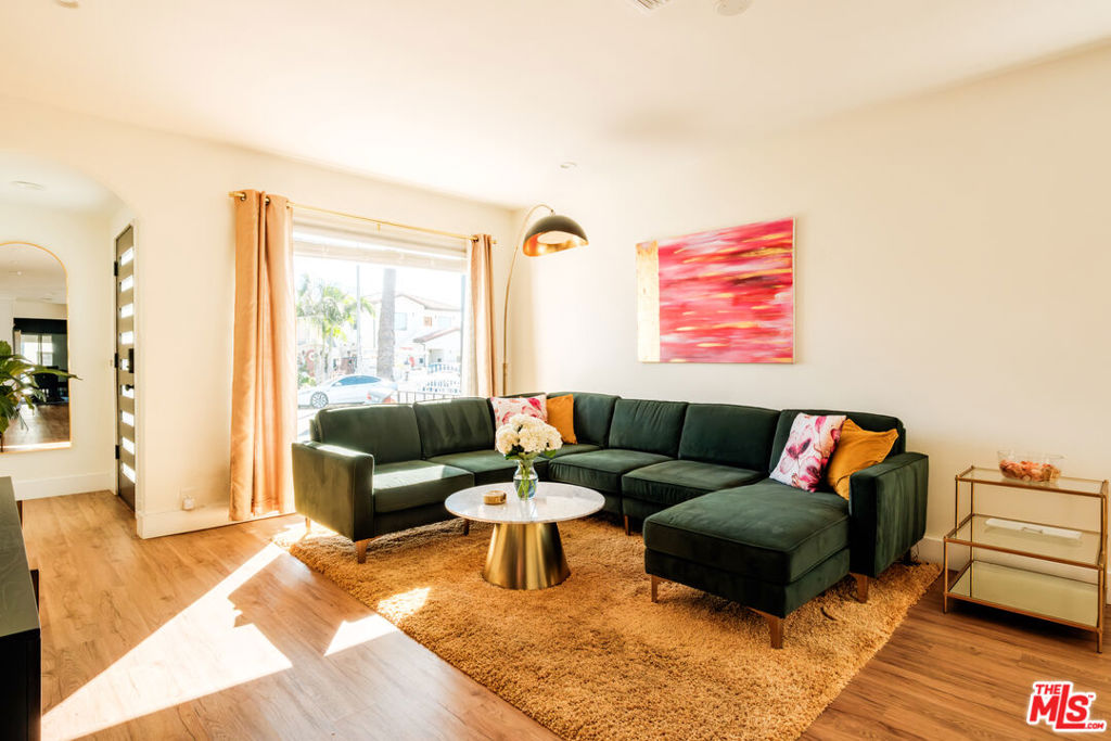 2331 S Cloverdale Avenue