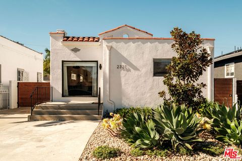 Photo of 2331 S Cloverdale Avenue, Los Angeles, CA 90016 (MLS # 26653515)