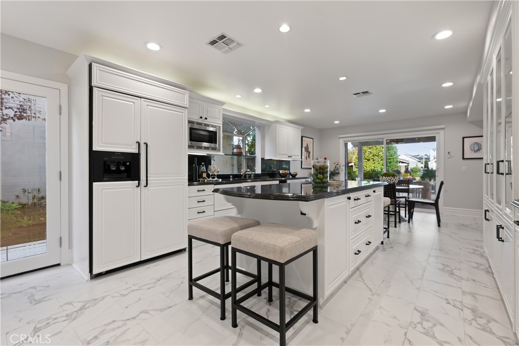 Westlake Island (711) - Residential Lease