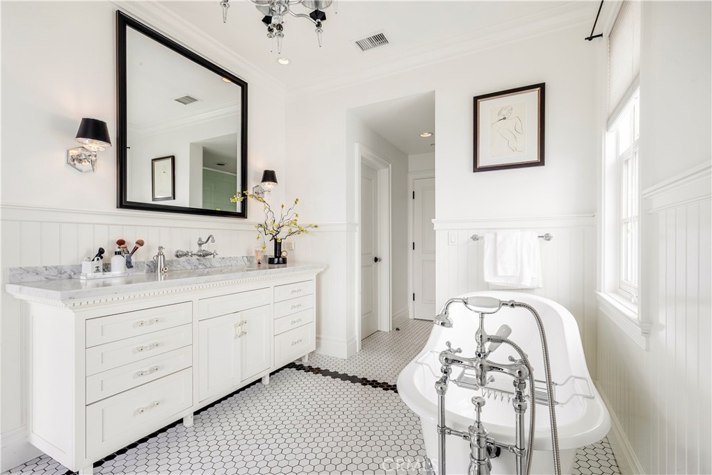 Newport Heights (NEWH) - Residential