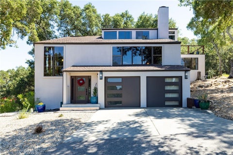 Photo of 2570 Alturas RD, Atascadero, CA 93422 (MLS # NS26118053)