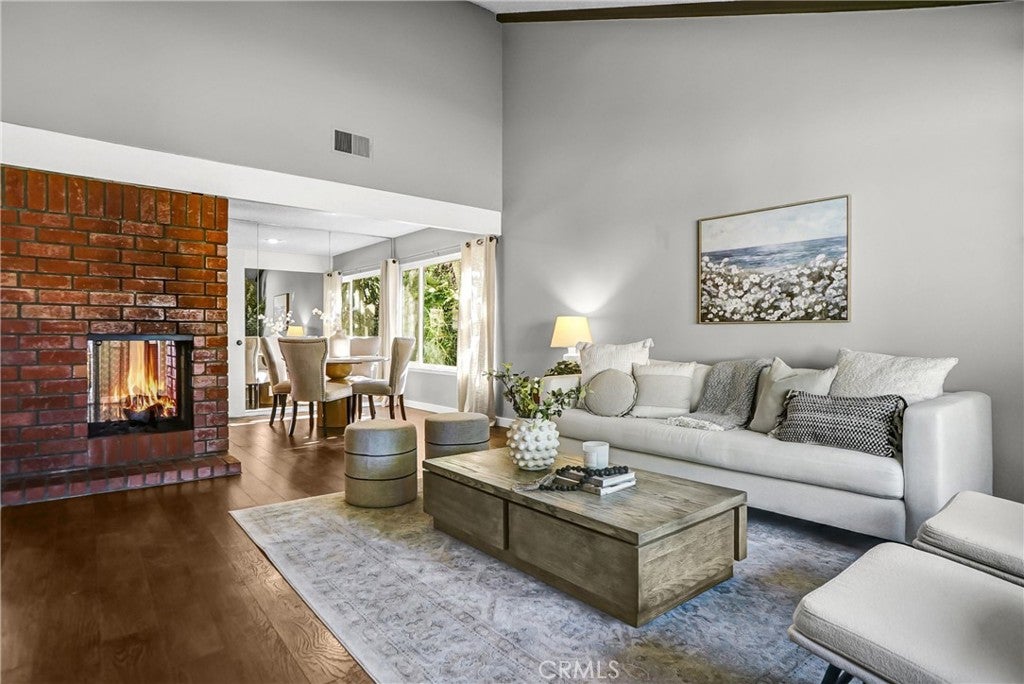 25136 Avenida Rondel