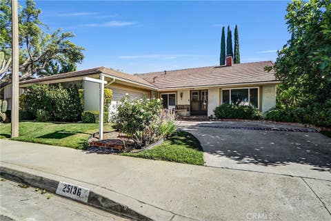 Photo of 25136 Avenida Rondel, Valencia, CA 91355 (MLS # SR26126048)