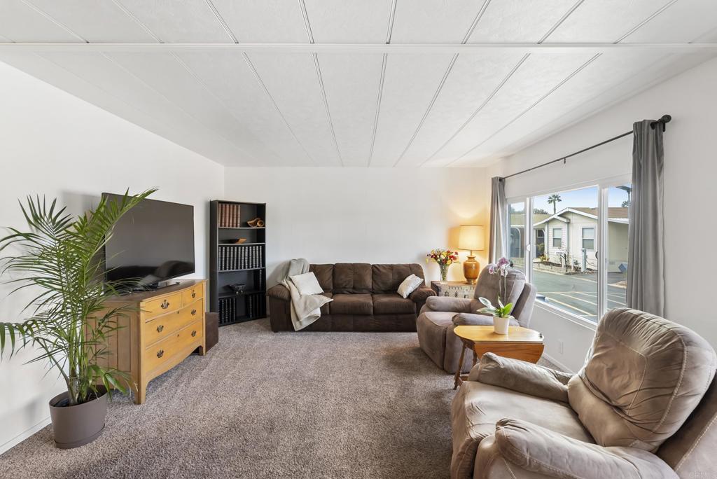 450 E Bradley Avenue 115