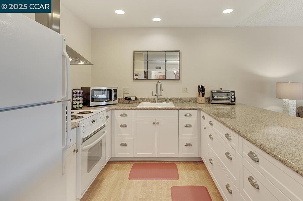 ROSSMOOR - Residential