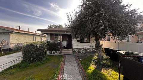 Photo of 124 W 99th St, Los Angeles, CA 90003 (MLS # MB26044084)