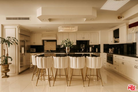 Photo of 10450 Wilshire Boulevard #4J, Los Angeles, CA 90024 (MLS # 26989587)