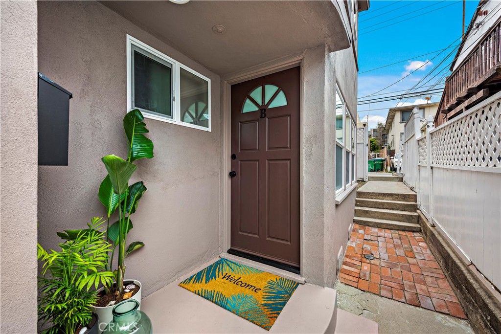 Photo of 432 N Coast #B, Laguna Beach, CA 92651 (MLS # LG25253833)
