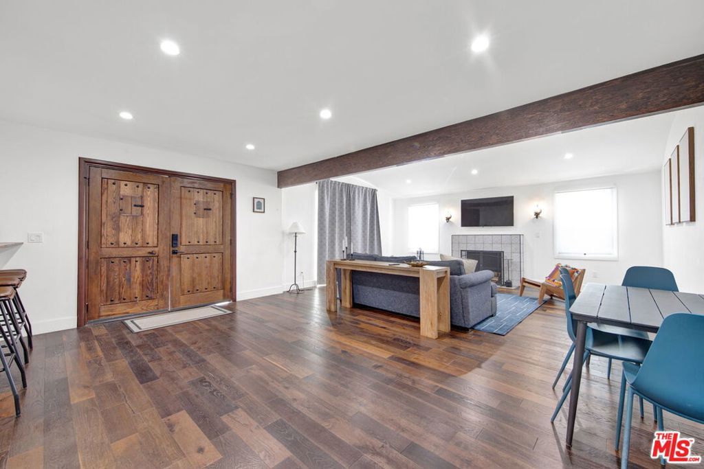 Photo of 1607 W 85th Street, Los Angeles, CA 90047 (MLS # 26670527)