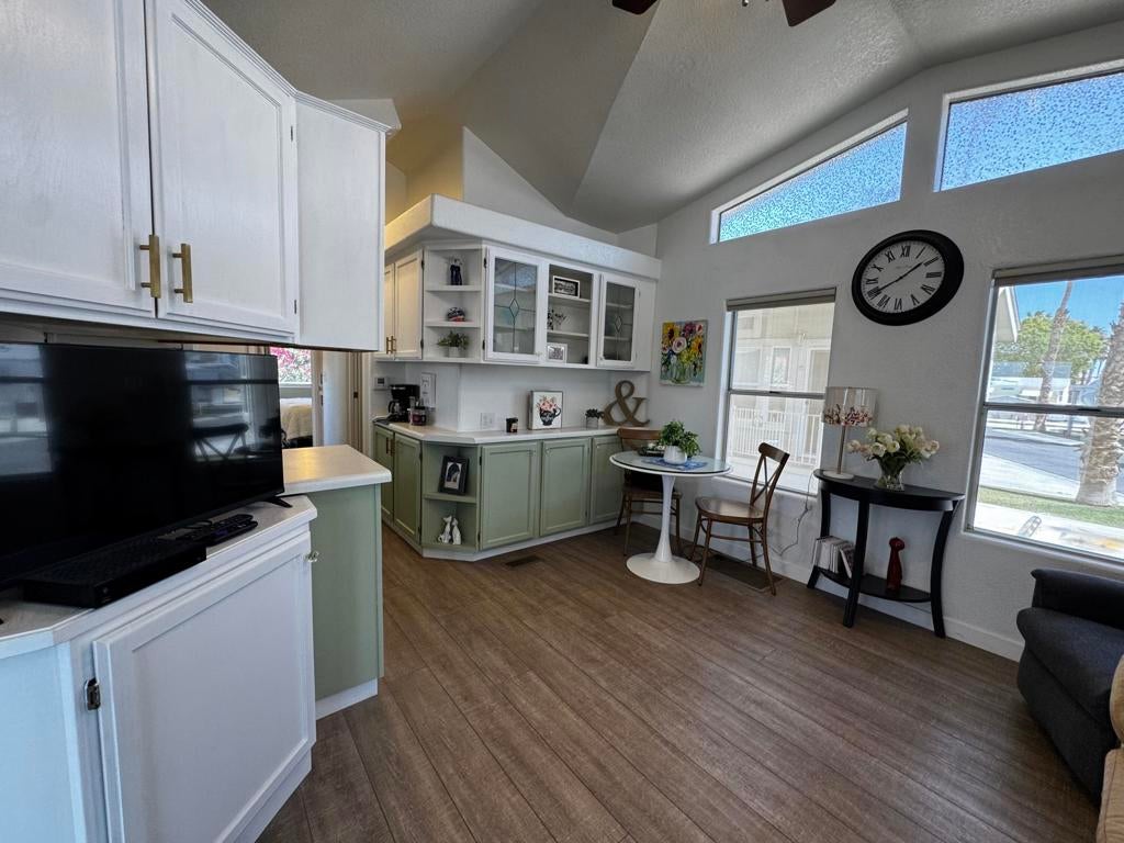 84136 Avenue 44 602