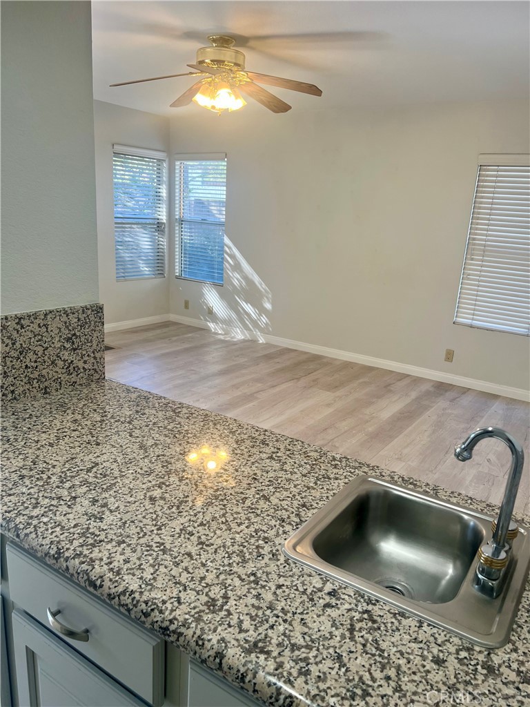 Oak Park (867) - Residential Lease