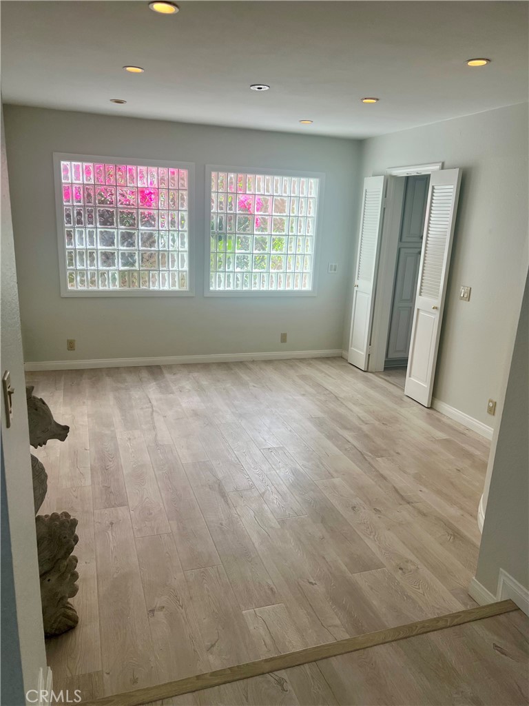 Oak Park (867) - Residential Lease