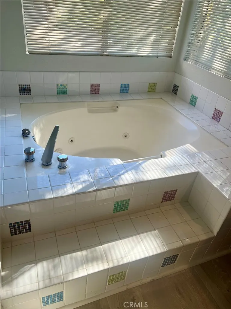 Oak Park, California 91377, United States, 4 Bedrooms Bedrooms, ,3 BathroomsBathrooms,Residential,Active,237158