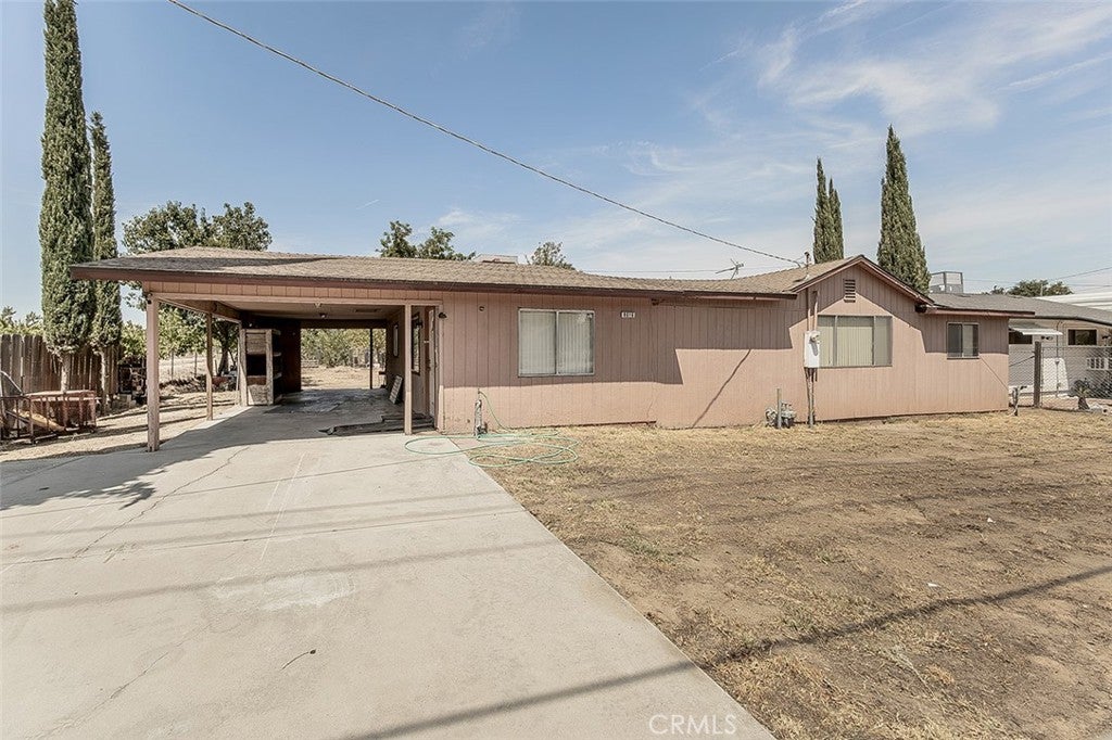 9016 E Dinuba