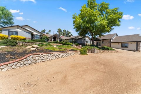 Photo of 34037 Agua Dulce Canyon Road, Agua Dulce, CA 91390 (MLS # SR26010824)