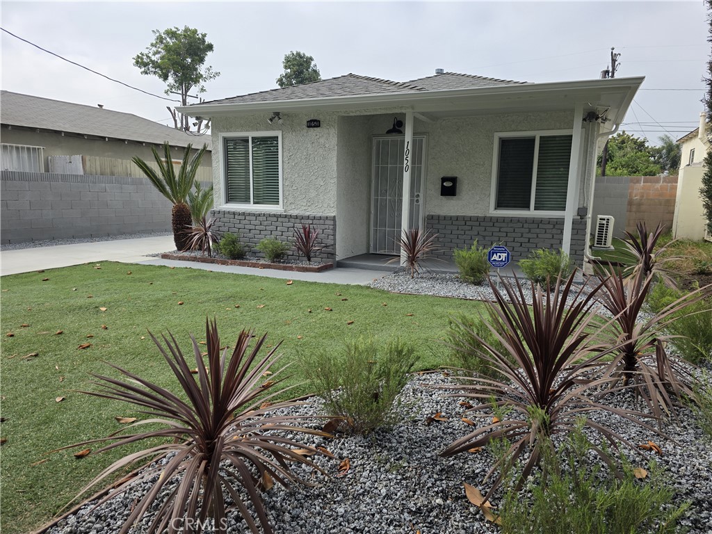 1050 E 72nd