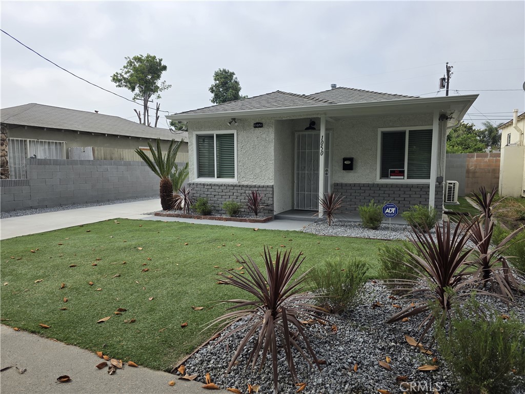 1050 E 72nd