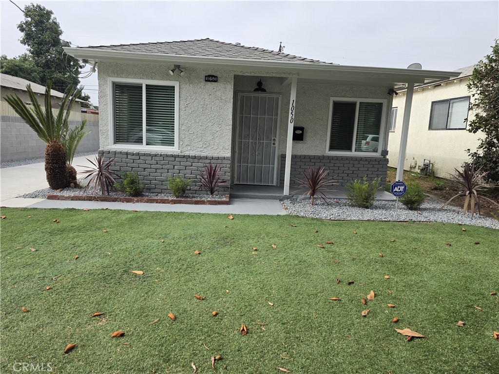 1050 E 72nd