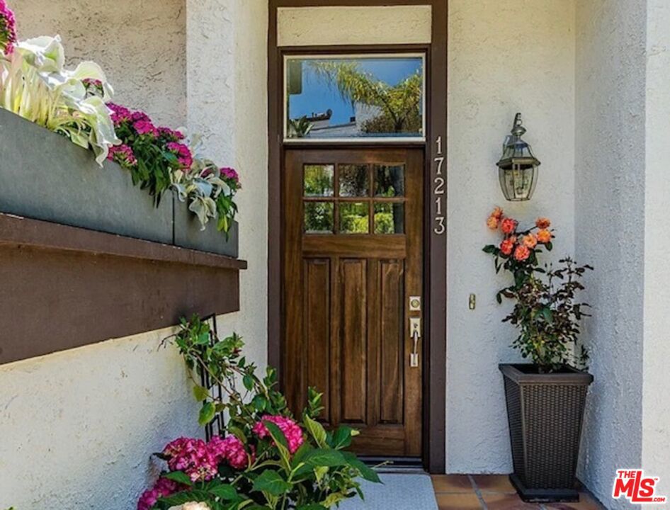 17213 Palisades Circle