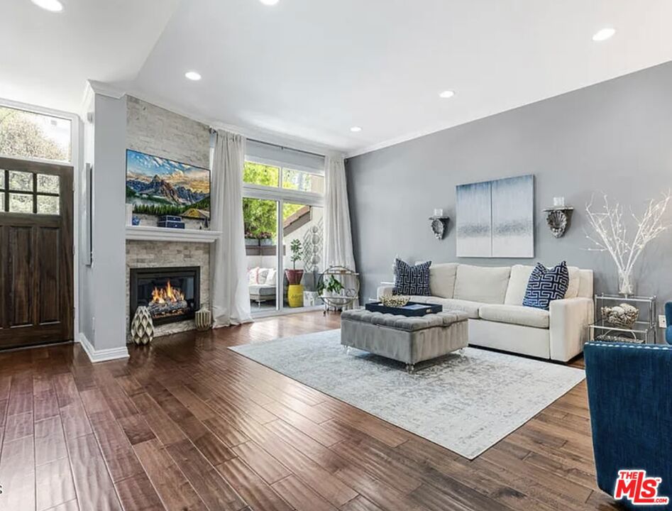 17213 Palisades Circle