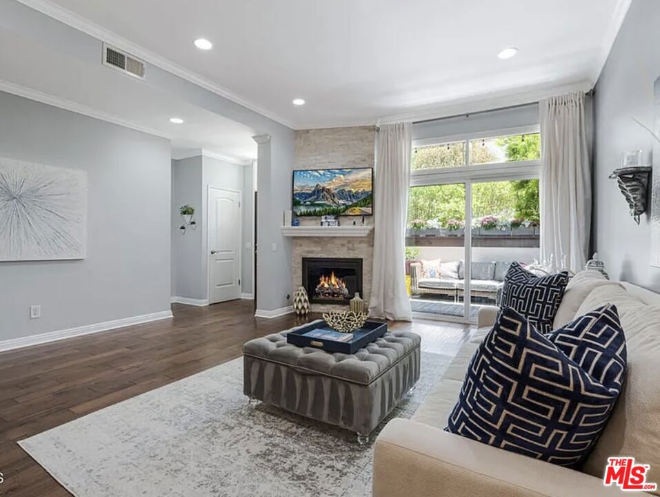 17213 Palisades Circle