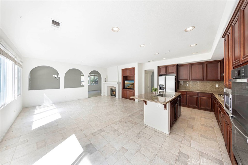Las Veredas (LASV) - Residential Lease