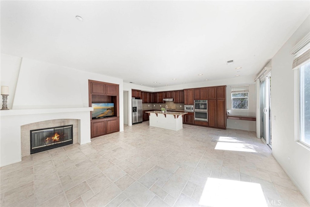 Las Veredas (LASV) - Residential Lease