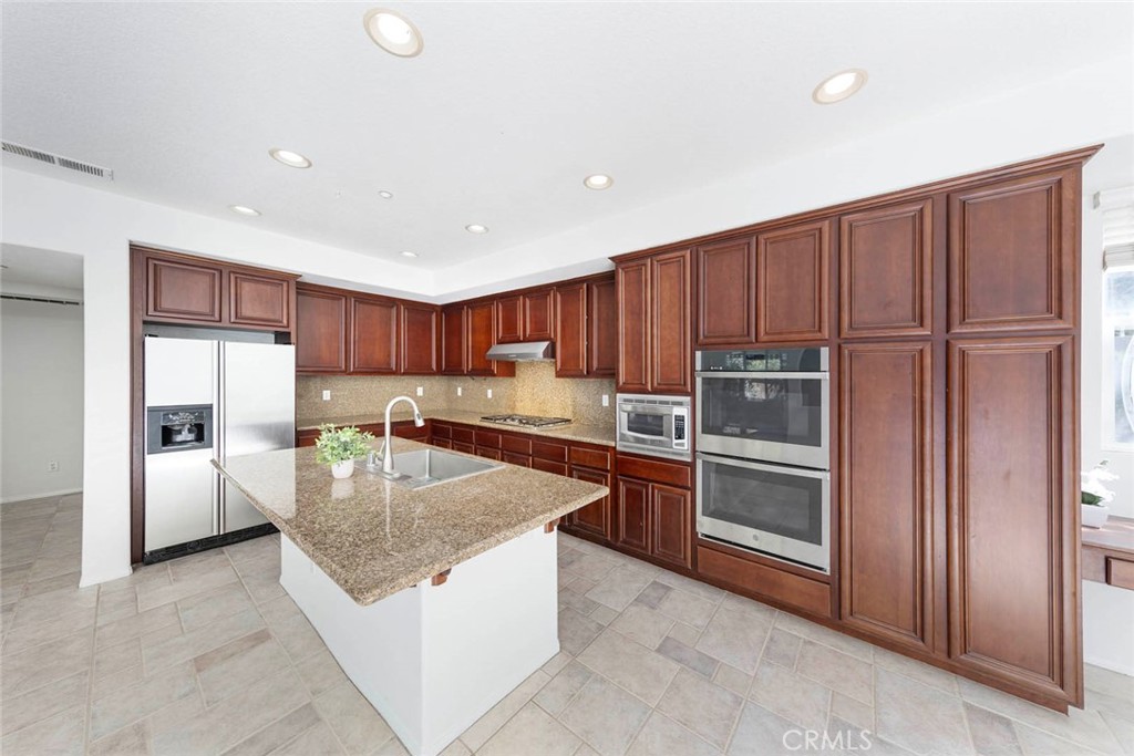Las Veredas (LASV) - Residential Lease