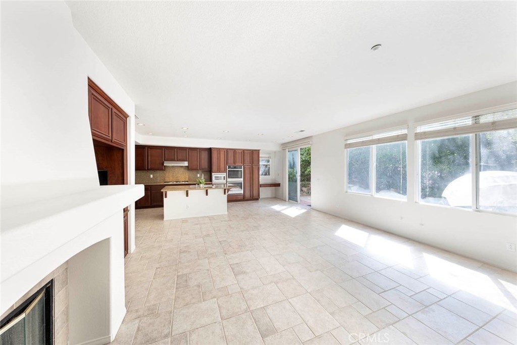 Las Veredas (LASV) - Residential Lease