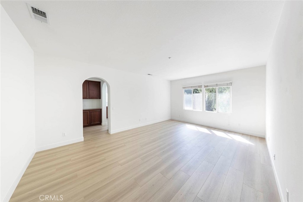 Las Veredas (LASV) - Residential Lease