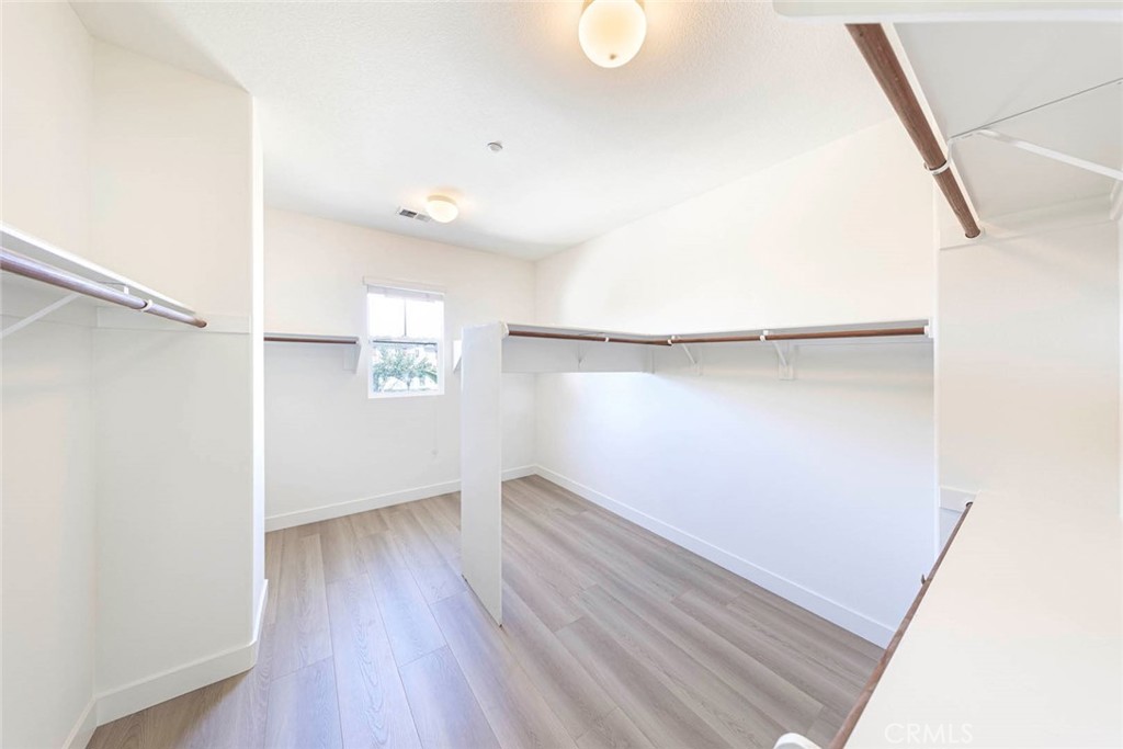 Las Veredas (LASV) - Residential Lease