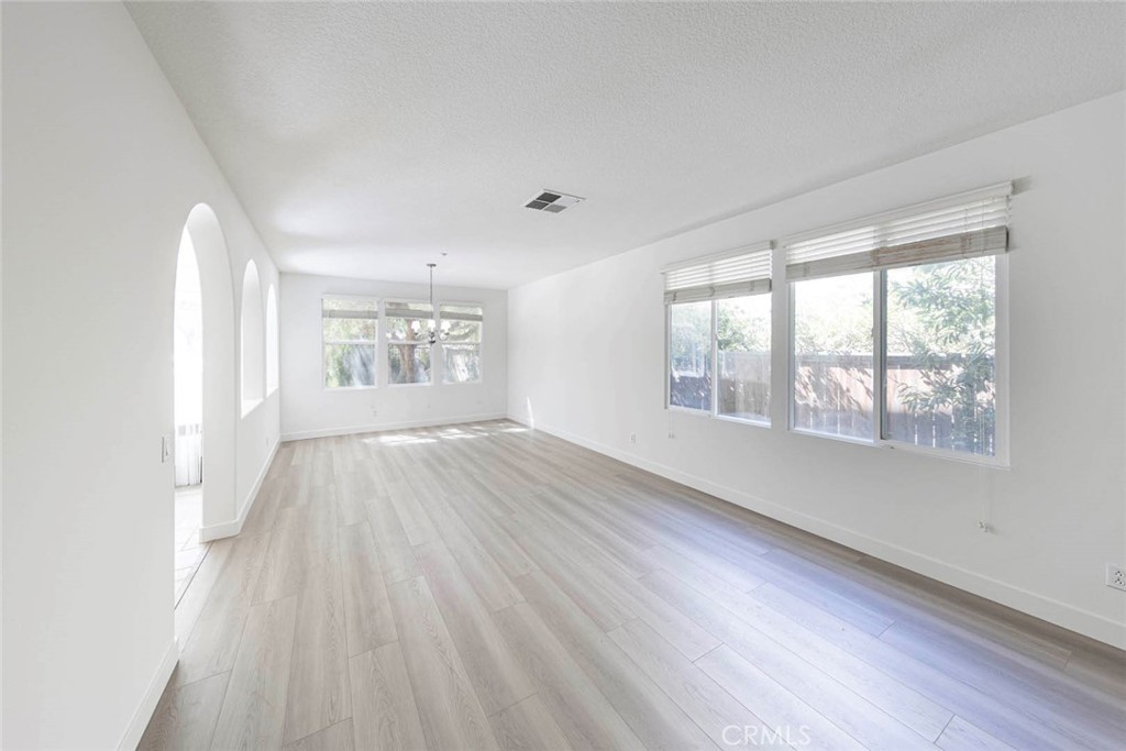 Las Veredas (LASV) - Residential Lease