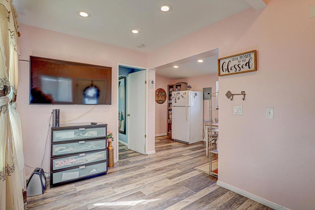 999 E Division St D20