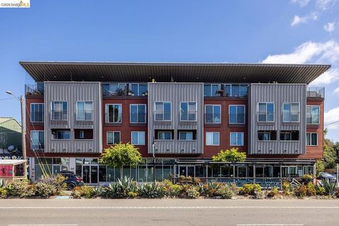 Photo of 414 40th St ST #311, Oakland, CA 94609 (MLS # 41134654)