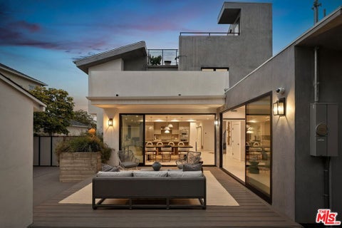 Photo of 3401 Keeshen Drive, Los Angeles, CA 90066 (MLS # 26857897)