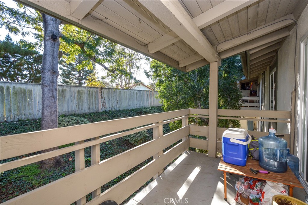 23732 Hillhurst Drive 38