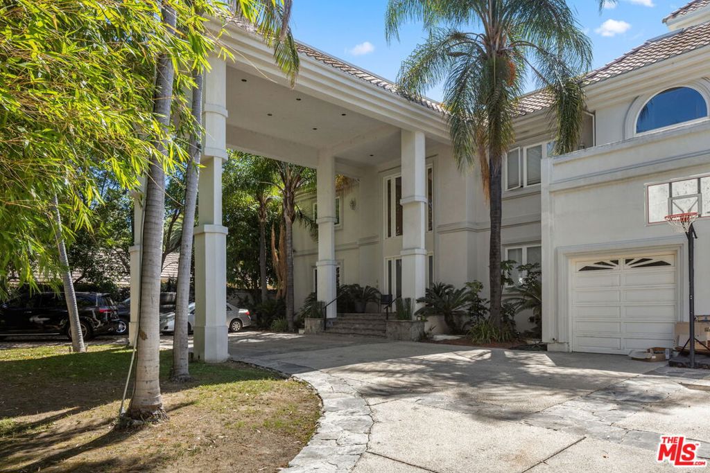 4743 White Oak Avenue, Encino CA 91316
