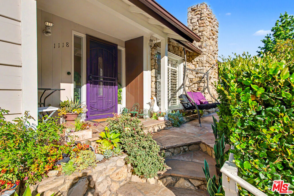 1118 Roscomare Road